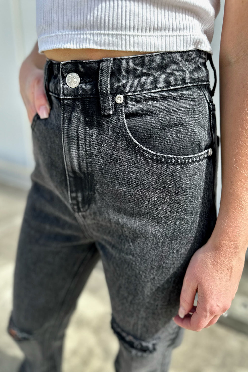 Remi High-Waisted Denim Jeans - Washed Black