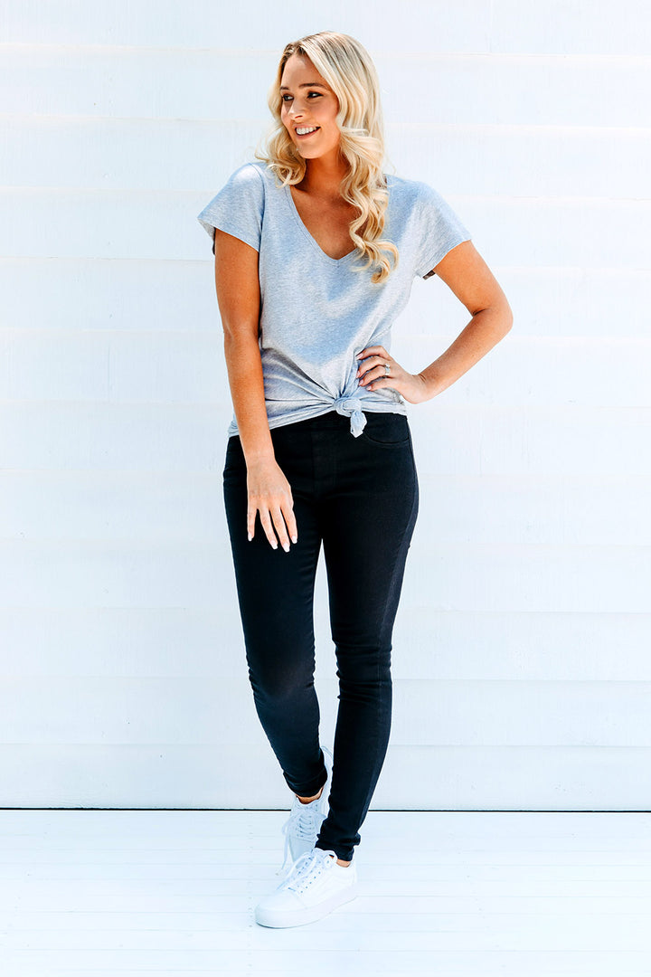 Black Non-Distressed Denim Jeans for Women